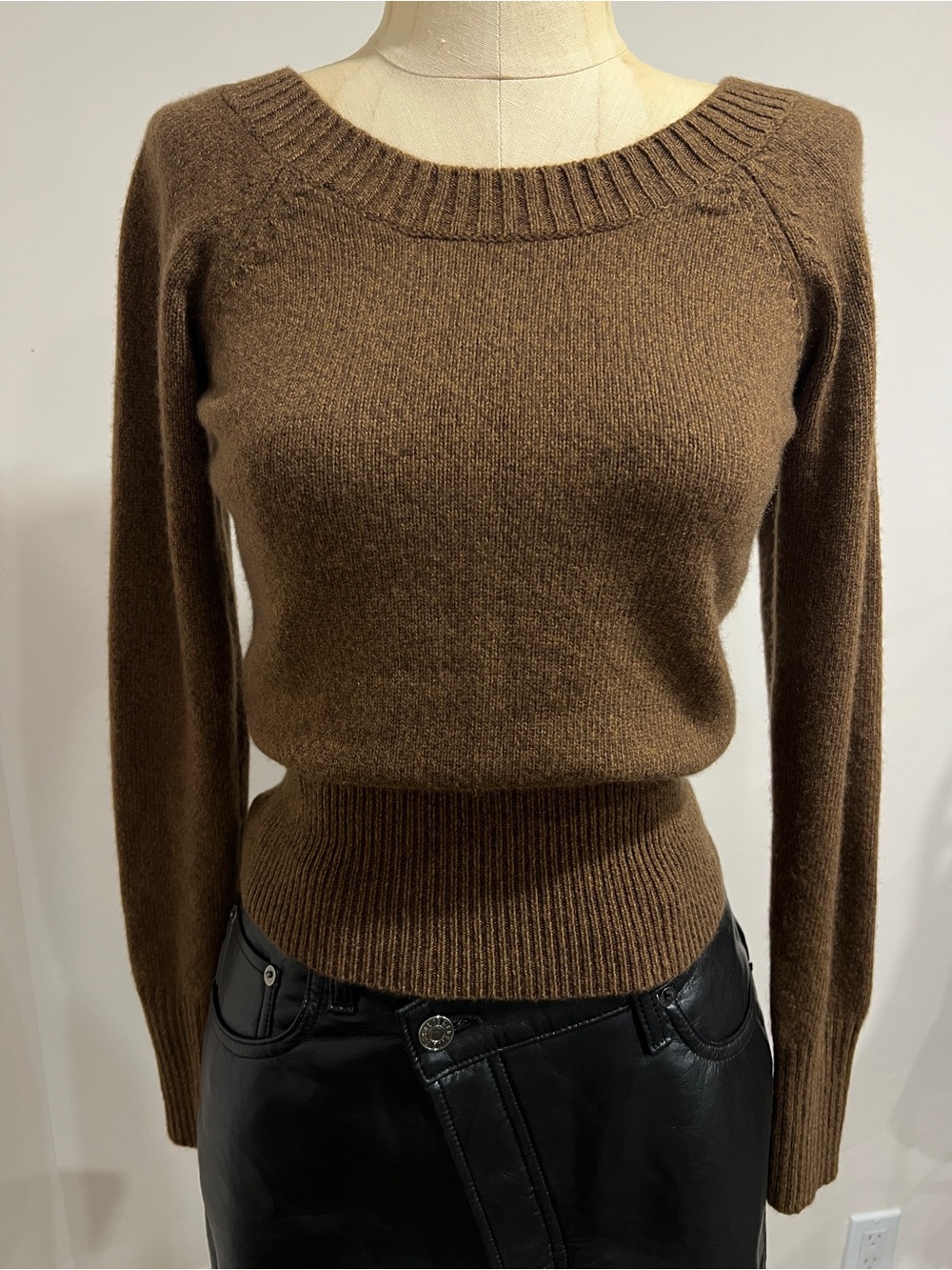 NWOT Vince Brown Scoop Neck Cashmere Knit Sweater Slim Fit S